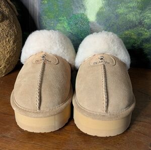 BearPaw Beige Suede Slippers with White Lining